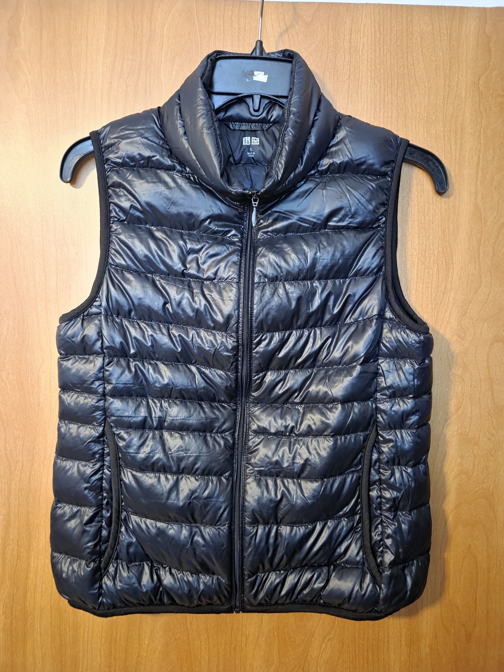 UNIQLO Black Quilted Puffer Vest Size S